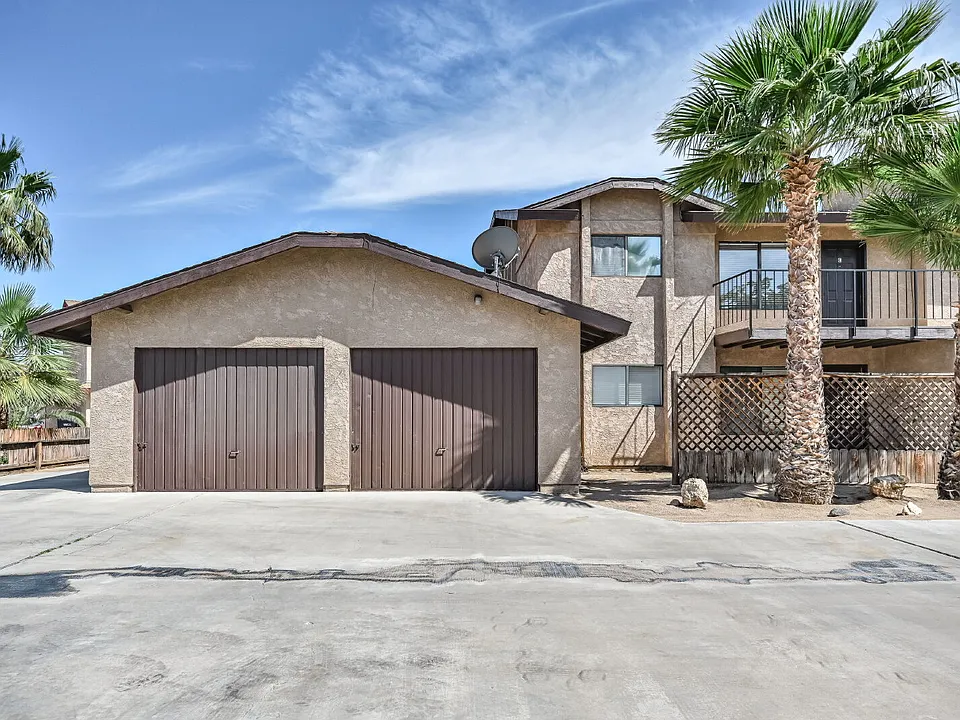1021 W Perdew Ave
