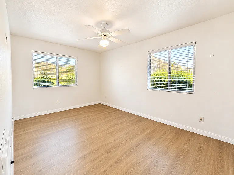 1660 S El Camino Real S #101 — Photo 9