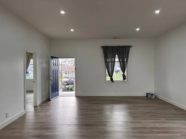1160 Sherman St — Photo 16