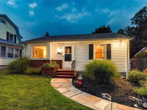 25 Burr Avenue, Kings Park, NY 11754