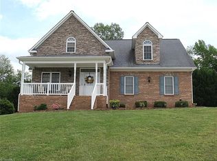 108 Drake Ln, Lexington, NC 27295