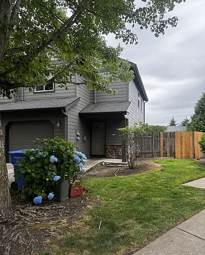 3515-3517 Fisher Ct NE Photo 1