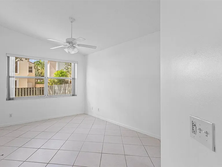 15250 SW 49th Ct — Photo 22