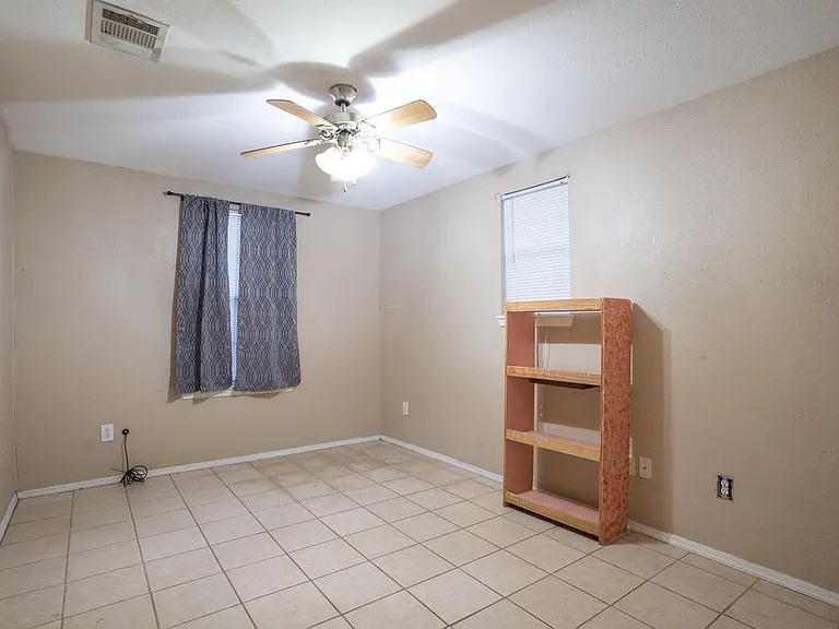 207 Harris St — Photo 14