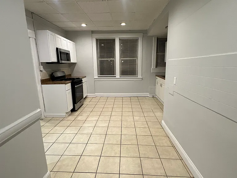 240 Paterson Ave #5 — Photo 14