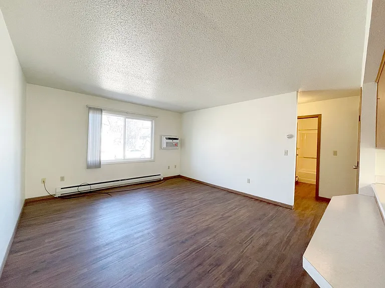 23 6th Ave NW — Photo 8