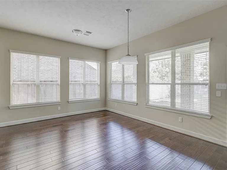 70 S Almondell Cir — Photo 17