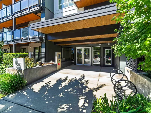 707 Como Lake Ave #103, Coquitlam, BC V3J 0J5