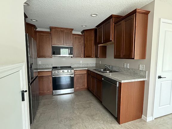 3rd image of 3214 Isabella Ct #1