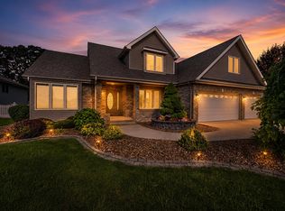 3170 Maryann Ln, Dyer, IN 46311