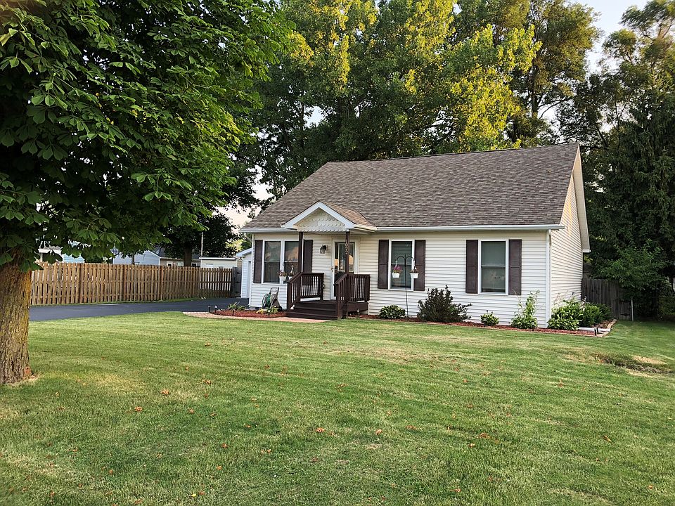 1022 E North St, Crown Point, IN 46307 Zillow