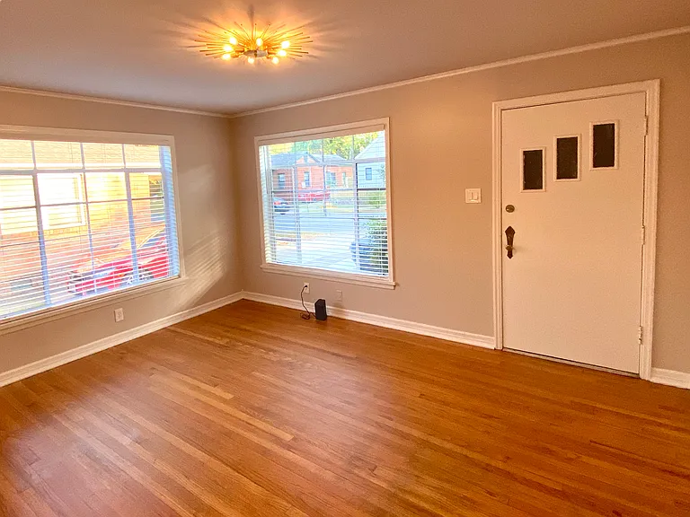 320 W Daisy L Gatson Bates Dr — Photo 6
