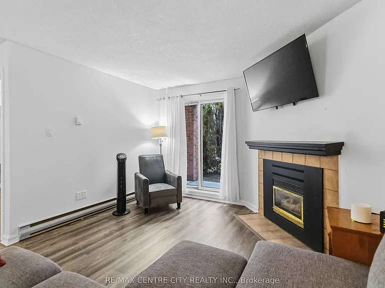 2230 Trafalgar St #121 — Photo 7