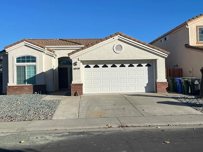 8909 Altameda Pl — Photo 1