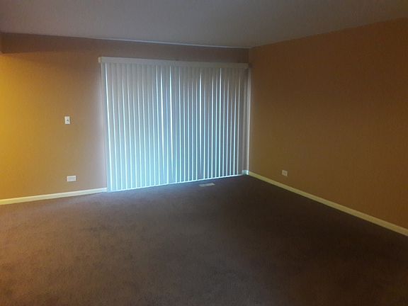 4th image of 904 White Oak Ln #904
