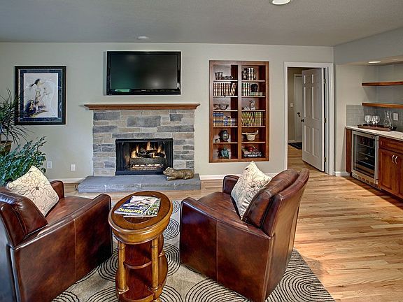 3rd image of 3122 Sahalee Dr W