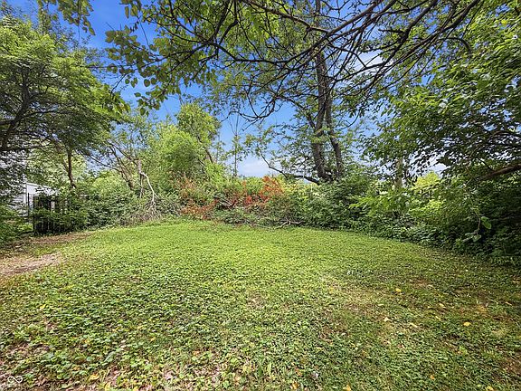 4th image of 3929 Ireland Dr
