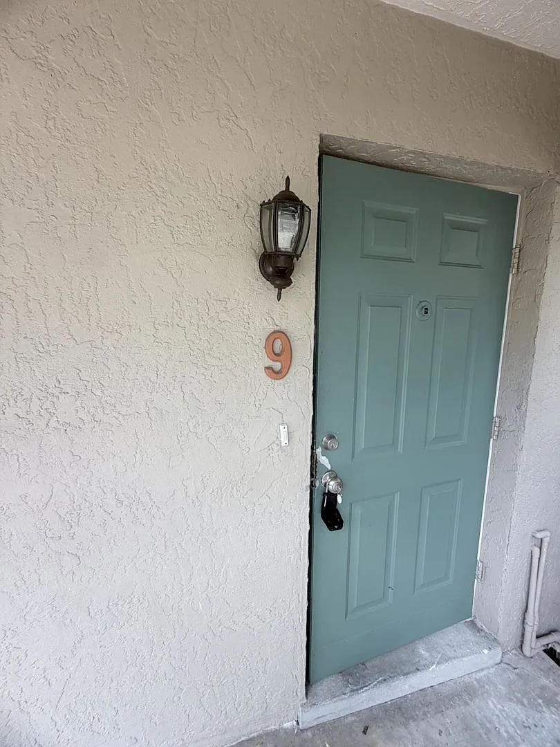 130-136 Cape Coral Pkwy W — Photo 3