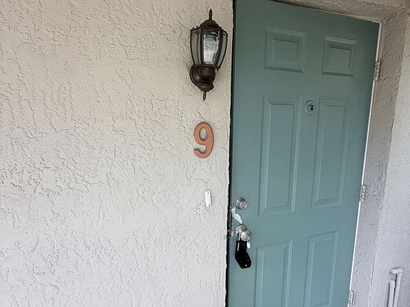 3rd image of 130 Cape Coral Pkwy W #136