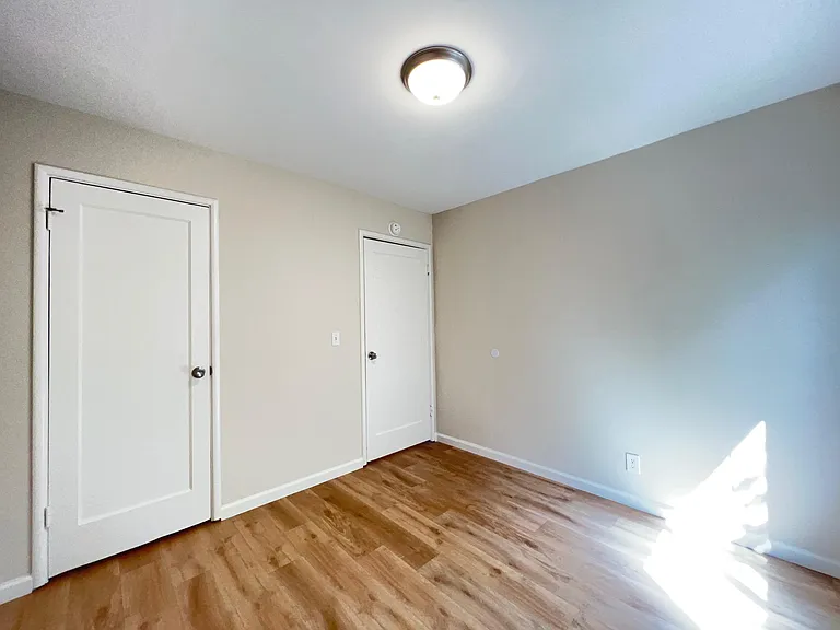824 Adams St — Photo 8