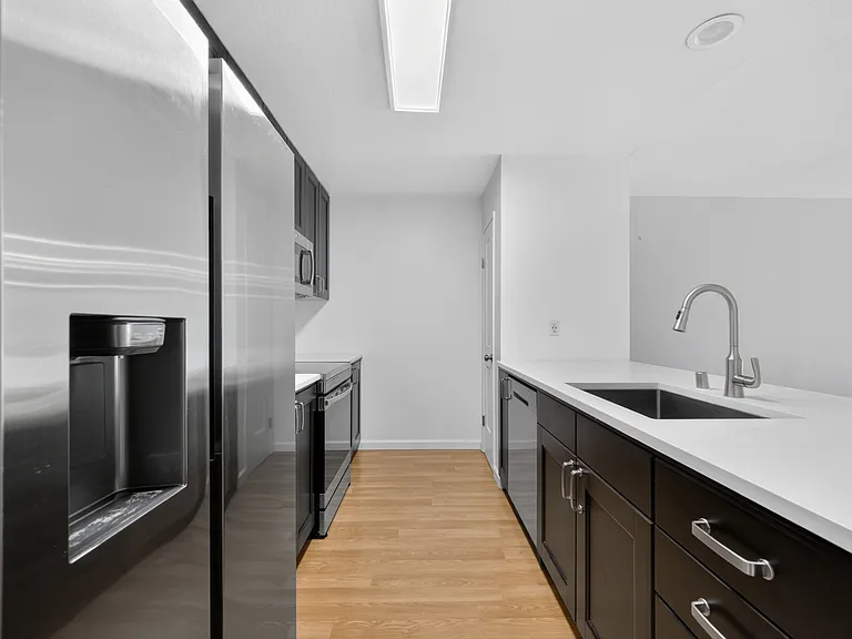 2201 The Alameda #27 — Photo 9