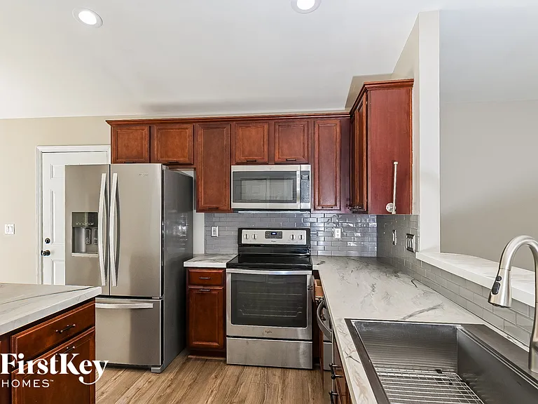324 Brickhope Ln — Photo 6