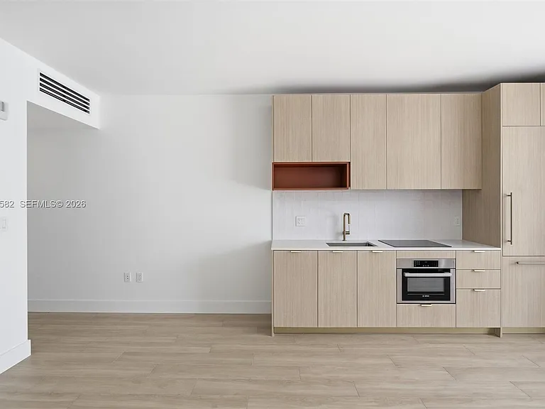 90 NE 32nd St #616 — Photo 58