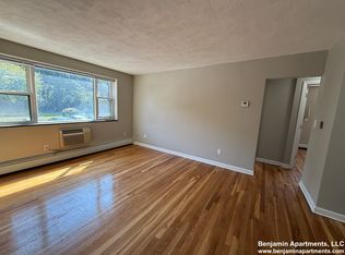 272 Grove St #7, Auburndale, MA 02466