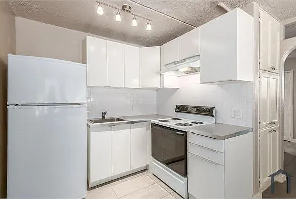 769 E Pierce St #7 — Photo 3