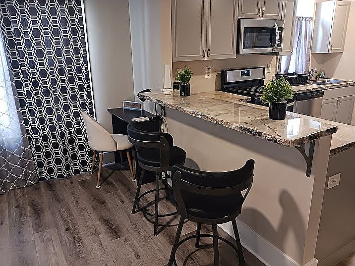 Main level Dining Area