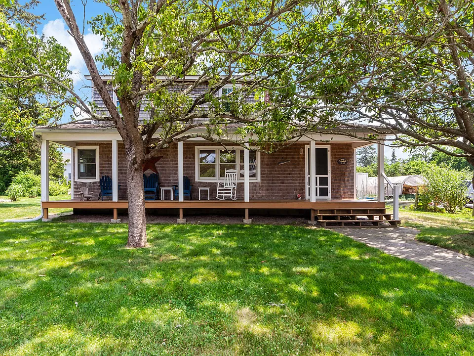 39 Salt Pond Way