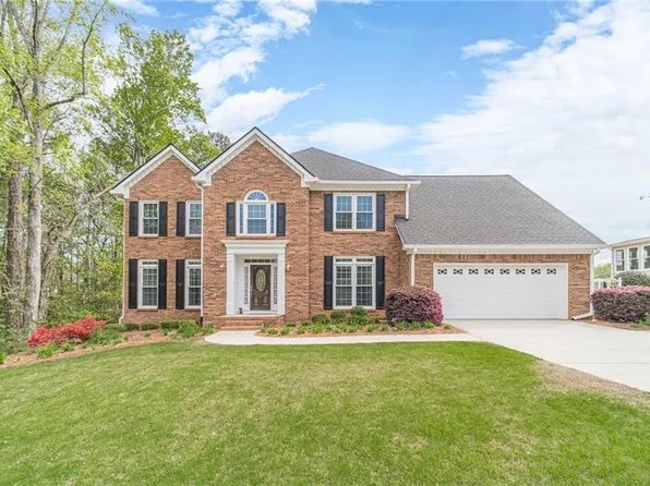 1524 Holly Lake Cir, Snellville, GA 30078