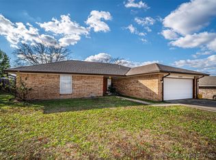 1325 Whispering Hills St, Ada, OK 74820