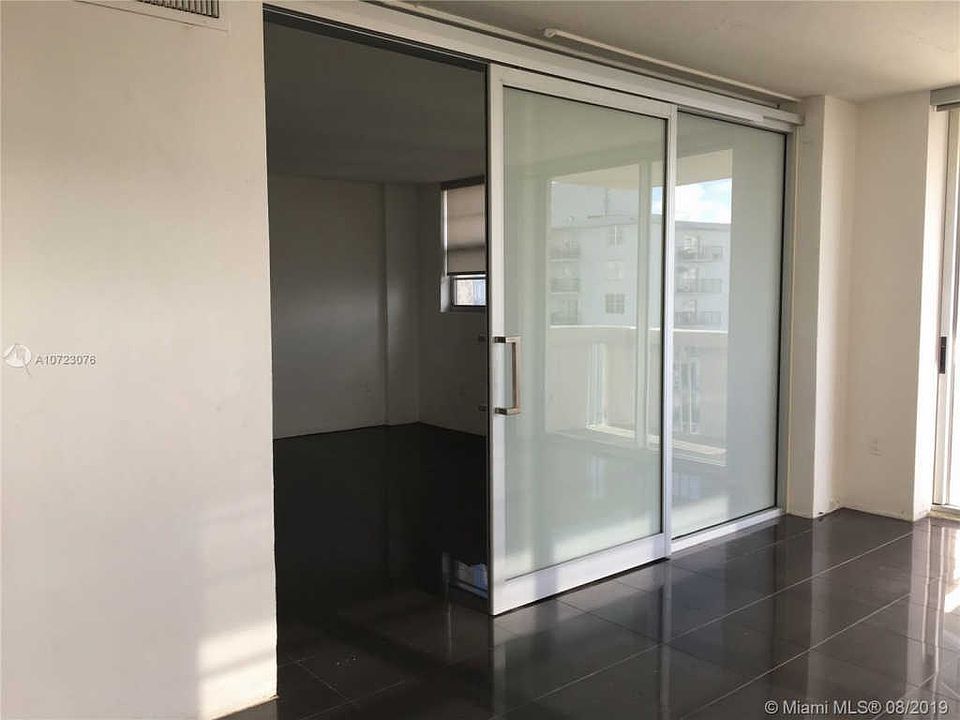 1st image of 800 West Ave APT 734