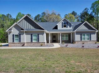 105 Hawthorn Ln, Covington, GA 30014