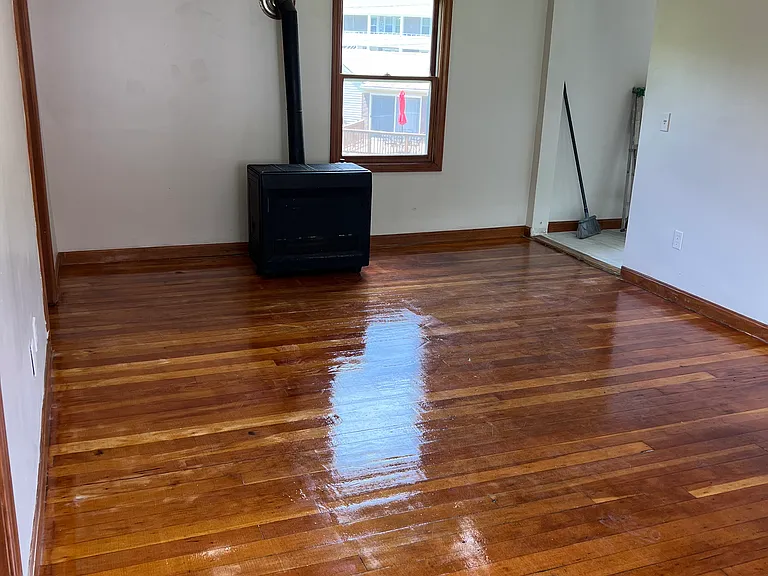 21 Clarke St #B — Photo 11