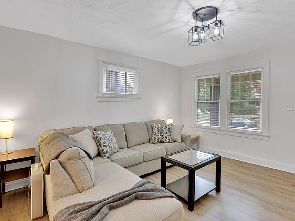 5th image of 609 Fairwood Ave