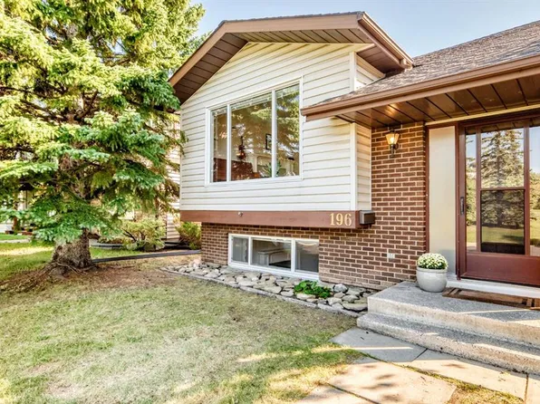 196 N Edgedale Way NW, Calgary, AB T3A 2P9