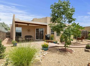 919 Vuelta Del Sur, Santa Fe, NM 87507