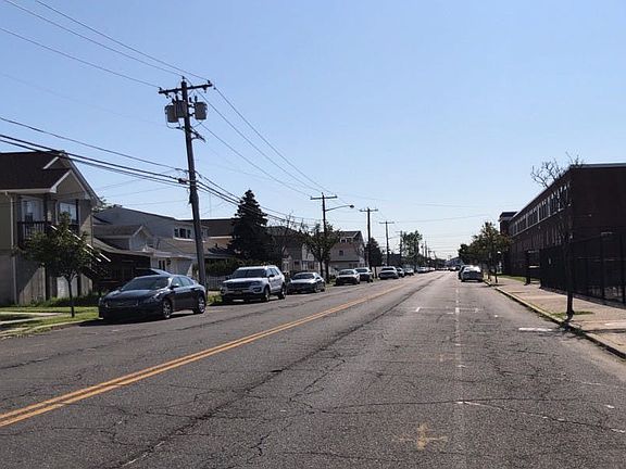 4th image of 44 Warwick Blvd