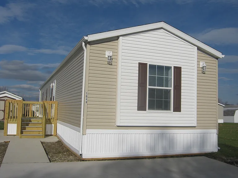 11 Meadows — Photo 10