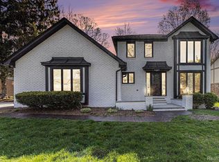 2087 Hickory Leaf Dr, Rochester Hills, MI 48309