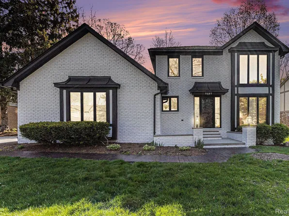 2087 Hickory Leaf Dr, Rochester Hills, MI 48309