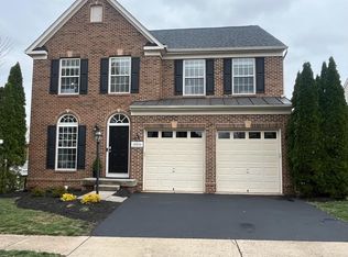 18080 Camdenhurst Dr, Gainesville, VA 20155