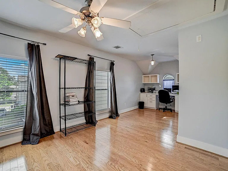 5838 Larkin St — Photo 31