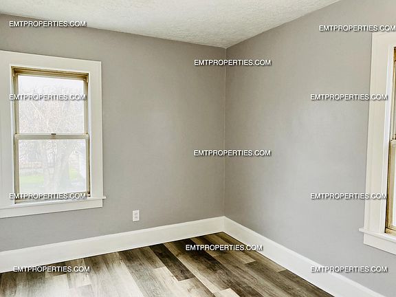 3rd image of 244 Marseilles Ave