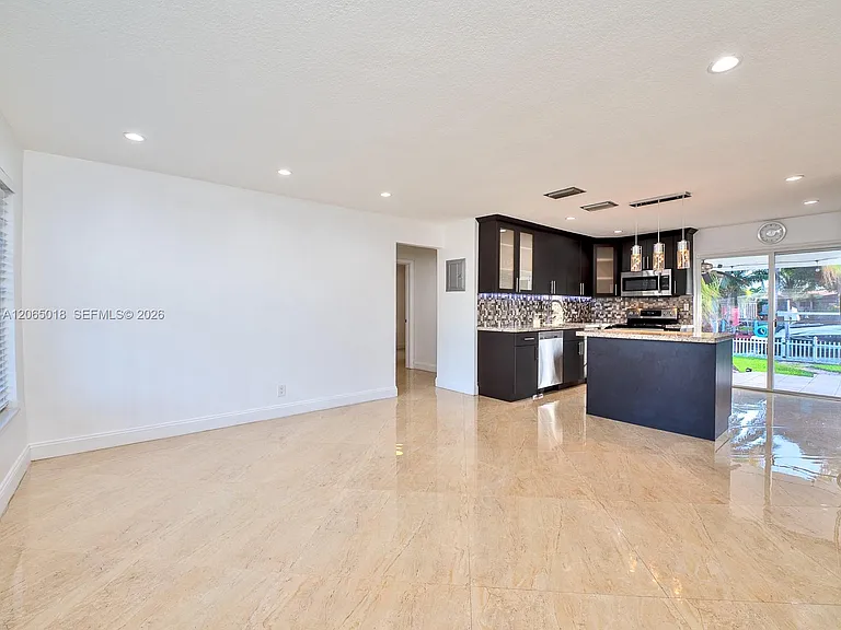 2618 Sherman St — Photo 9