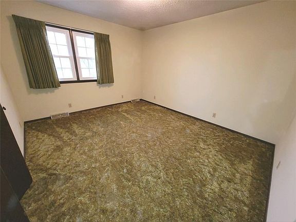 4th image of 3006 Bristol St