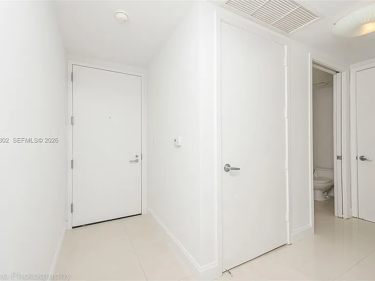 1040 Biscayne Blvd #1205 — Photo 24
