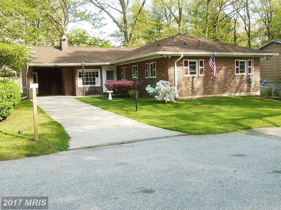 All Brick Ranch w/50 yr roof and new Gutters!